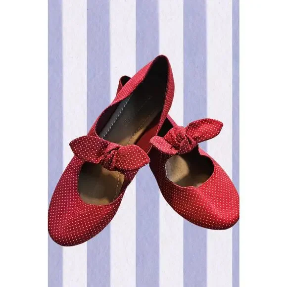 Restricted polka dot flats with bow detail size 8.5 US comfy and stylish - Picture 1 of 3